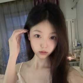 白云冷白皮女神初下海 - 雅萱